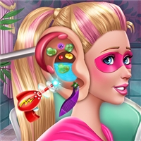play Super Doll Ear Doctor game